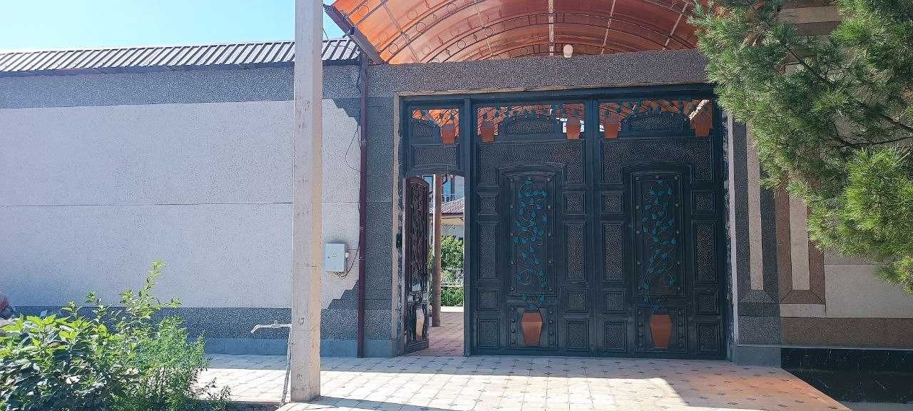 Ховли сотилади, 2 этажли евро ремонт