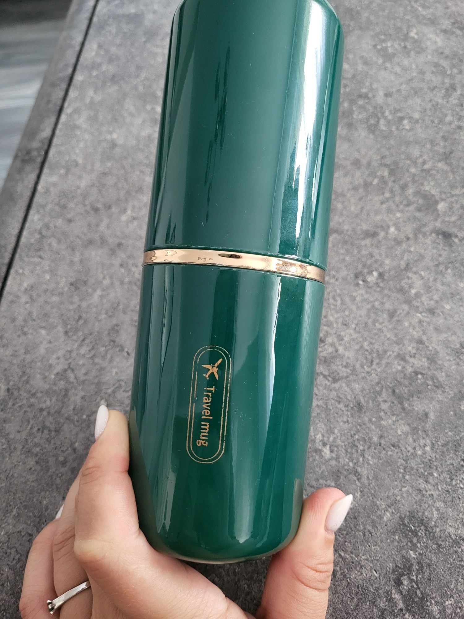 Travel mug pentru periuta