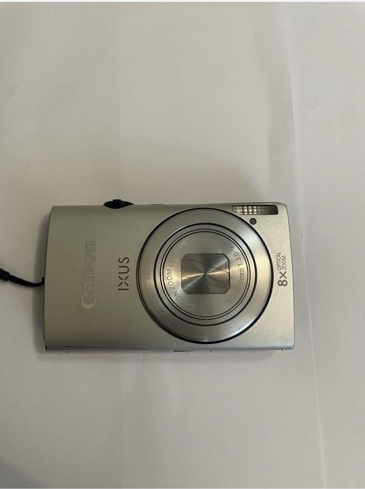 Canon Ixus 230 HS,12Mpx, 8x zoom optic,afisare data ora pe poze
