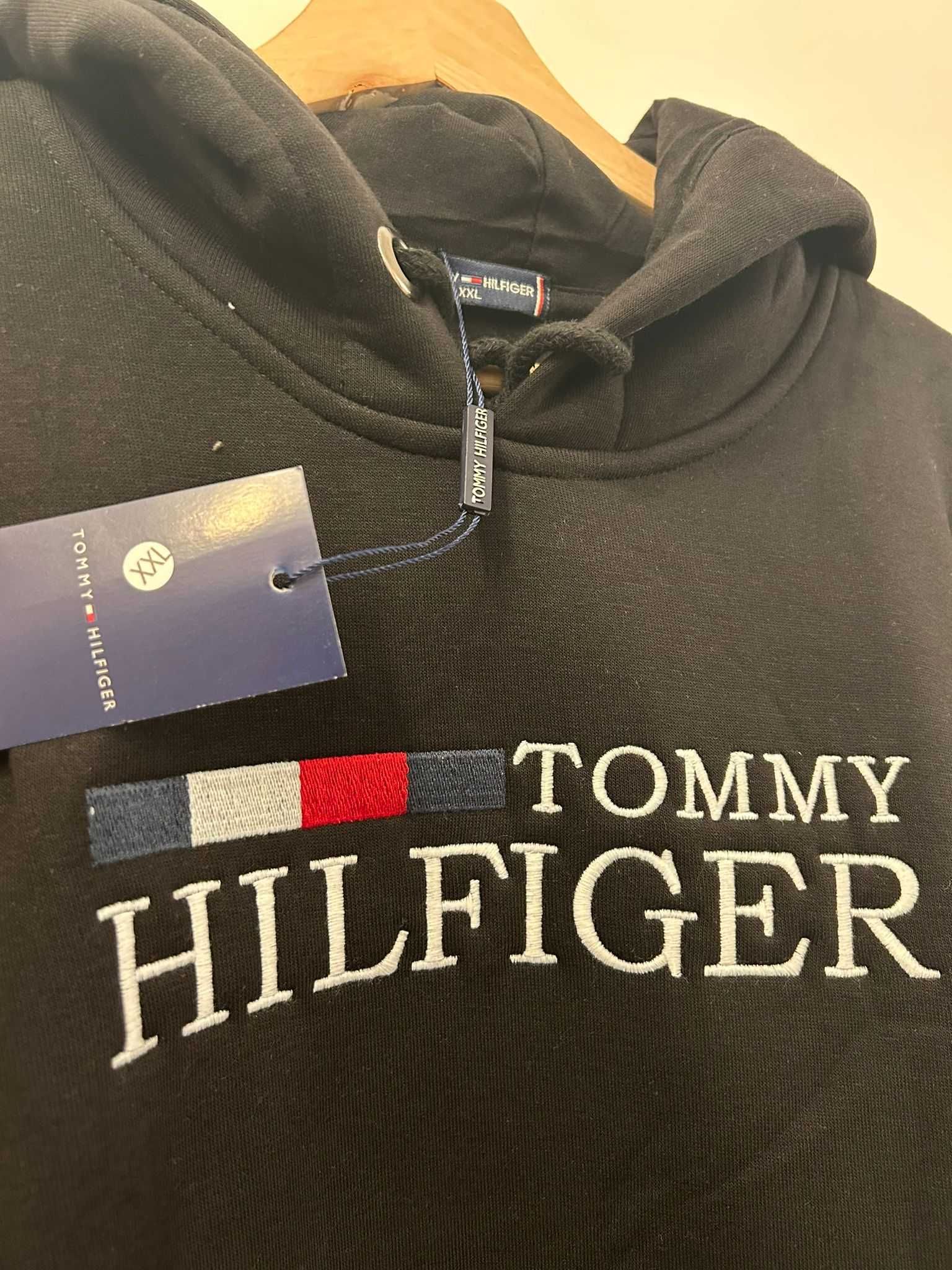 Hanorac TommyHilfiger, Imprimeu Cusut, Calitate Premium, Produs Nou