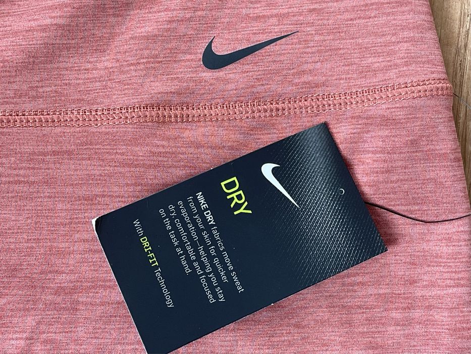 Ново Nike dri fit trainng оригинален анцунг клин долнище размер L