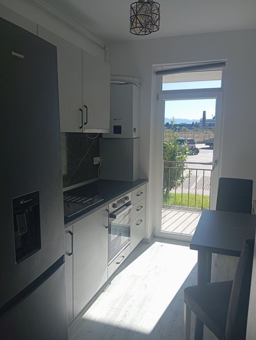 Închiriez garsonieră pe termen lung