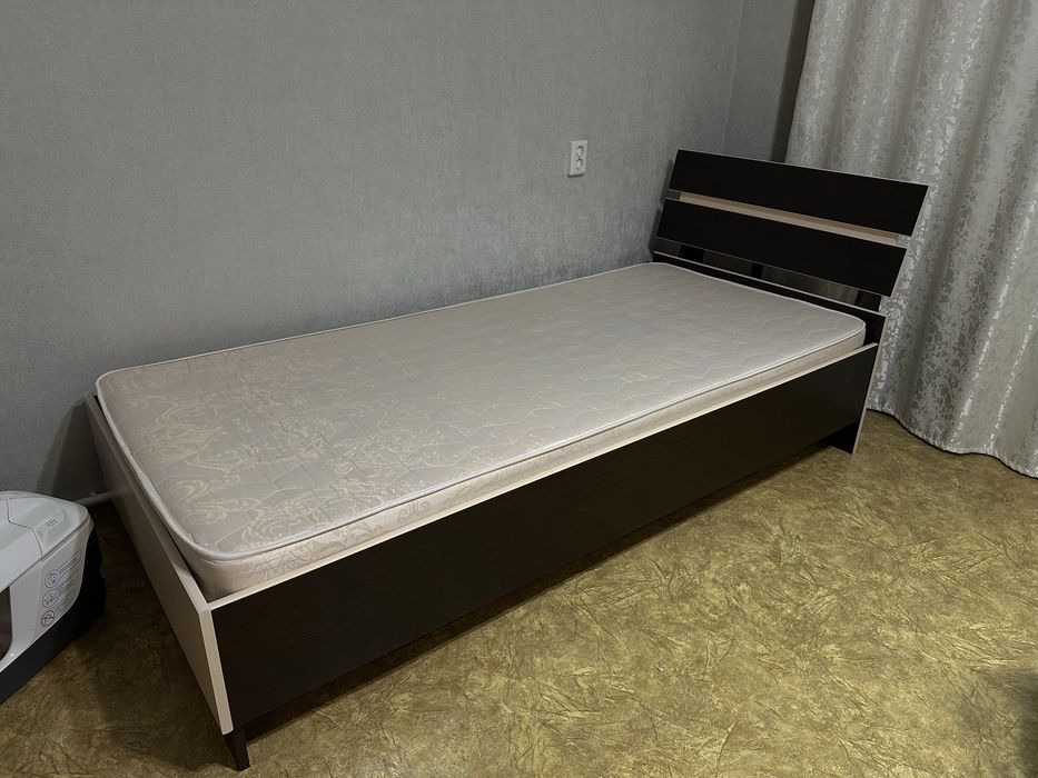 Односпальная кровать