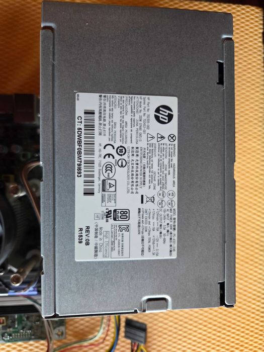 placa de baza HP Prodesk 600G1 - cu procesor I3, sursa si 2 gb ram