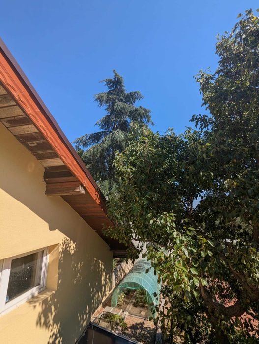 Продавам къща до сп. Марек