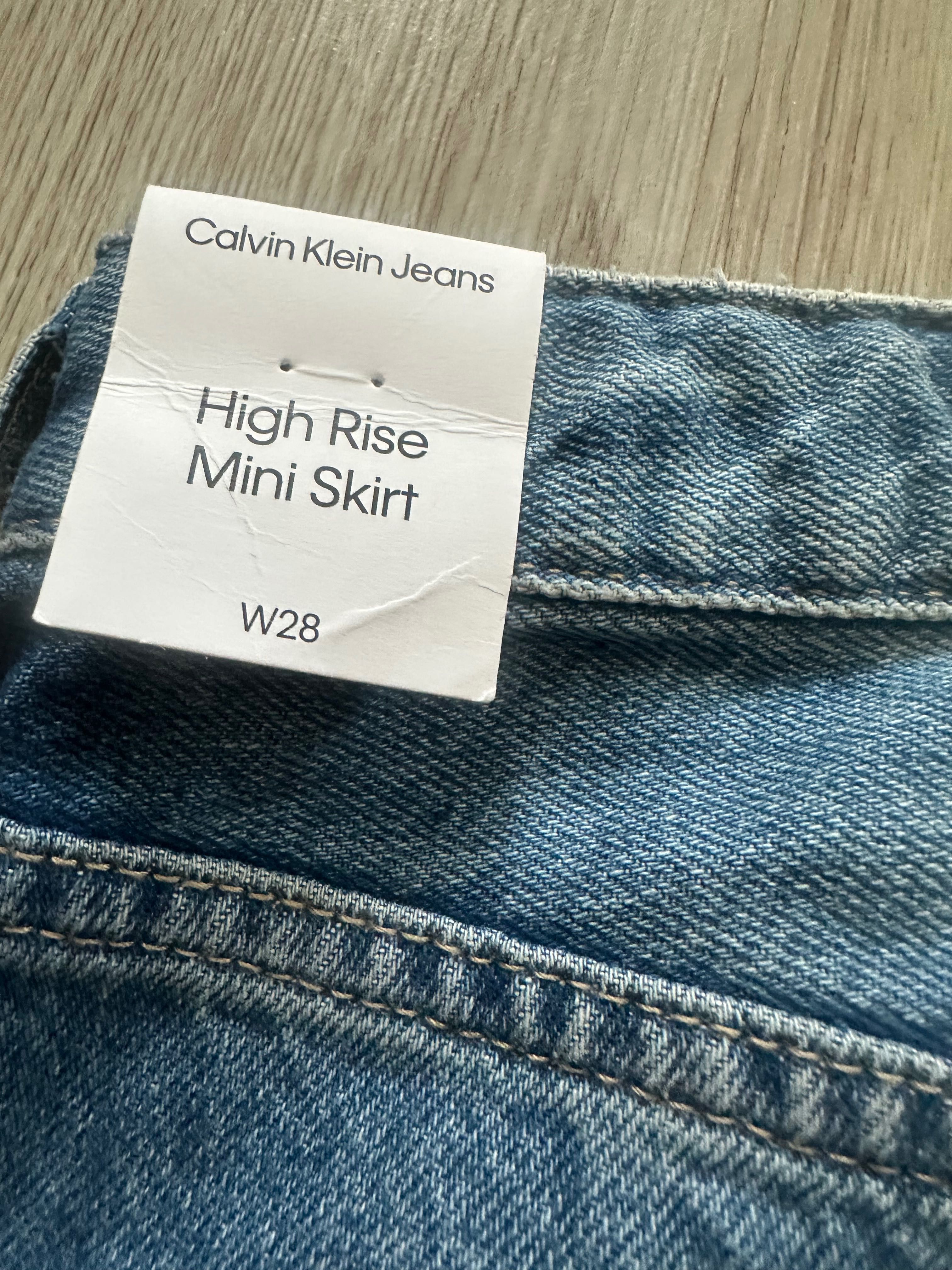 Нова дънкова пола Calvin Klein