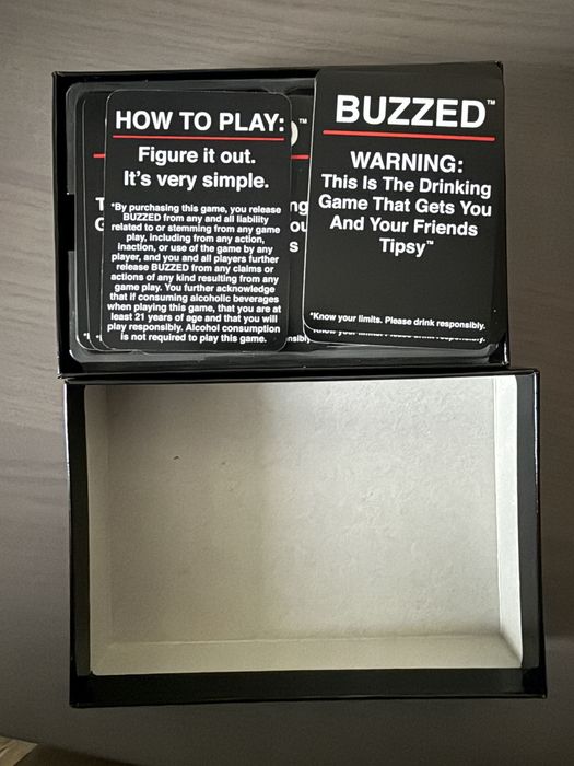 Joc distractiv BUZZED drinking game
