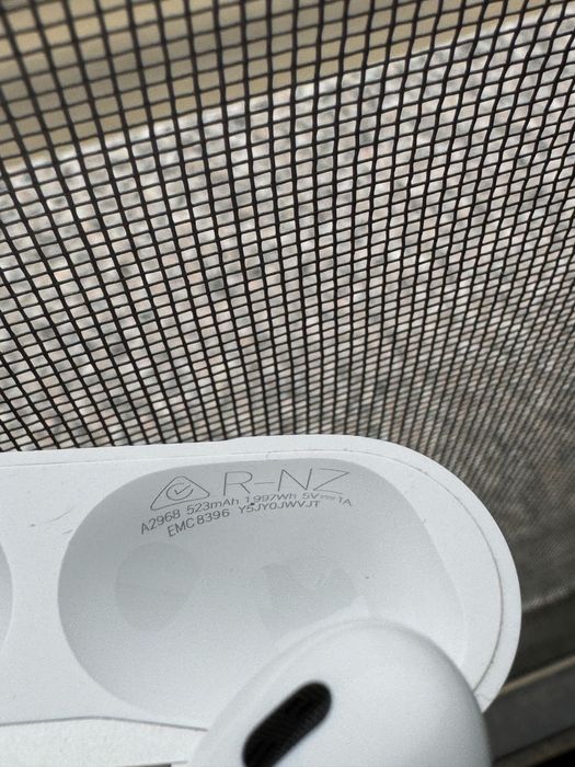 Apple Airpods Pro 2 (USB-C). Ca noi