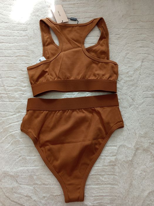 Set bustiera cu chilot