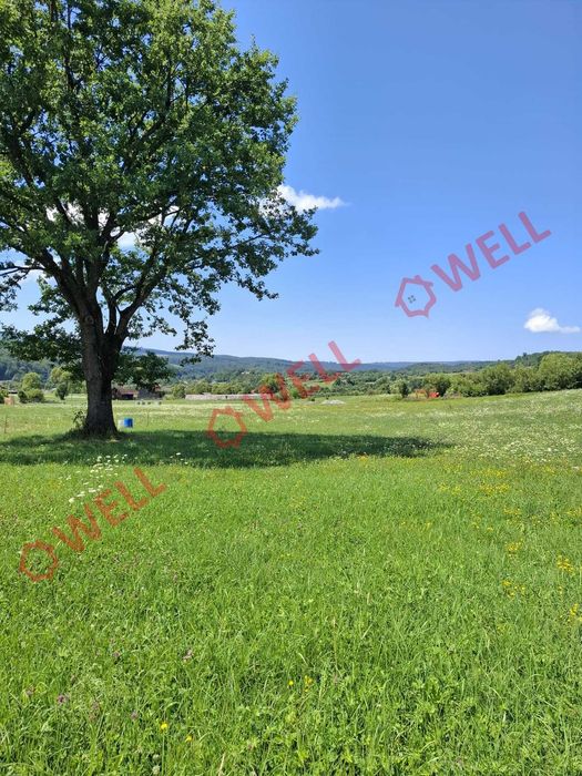 De vânzare teren intravilan de 7.600 m² situat în Sovata