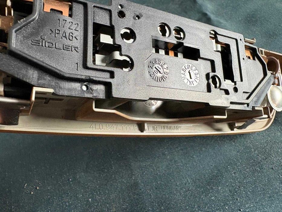 lampa plafoniera spate audi a6c6 2010