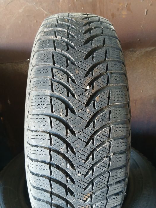 2 cauciucuri de iarna 185 60 r15 michelin