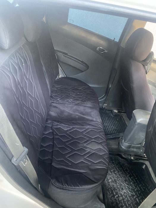 Spark 2012yili xolati zoʻr narxi 4800