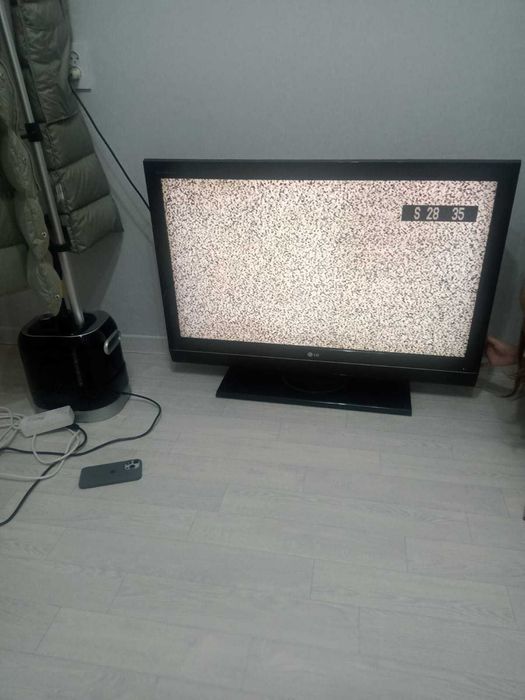 Продам телевизор LG 42LC7R-TA,42