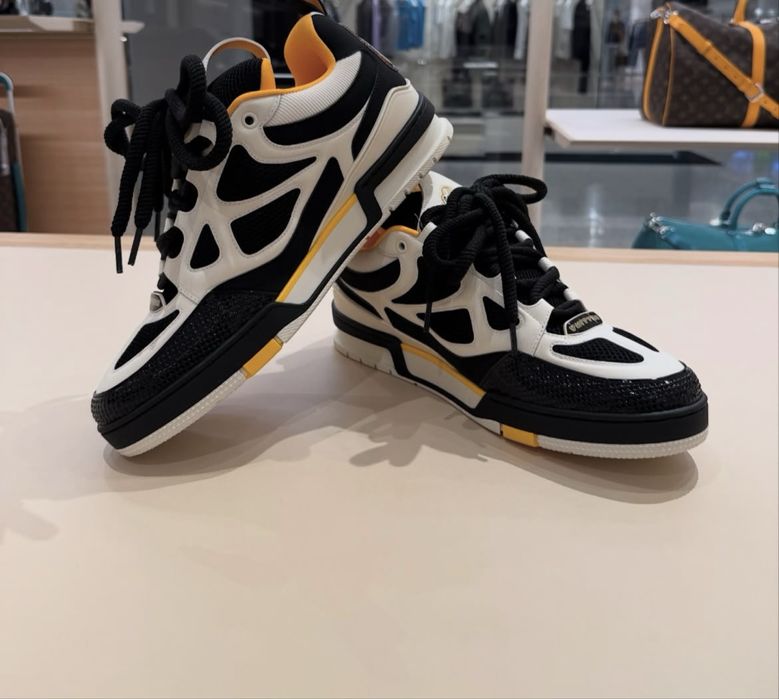 Vand adidasi Louis Vuitton LV Skate.