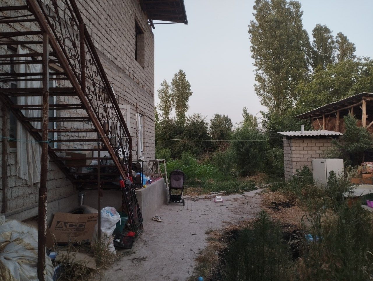 Продаётся дом Уртачирчик 7 соток 8 комнат