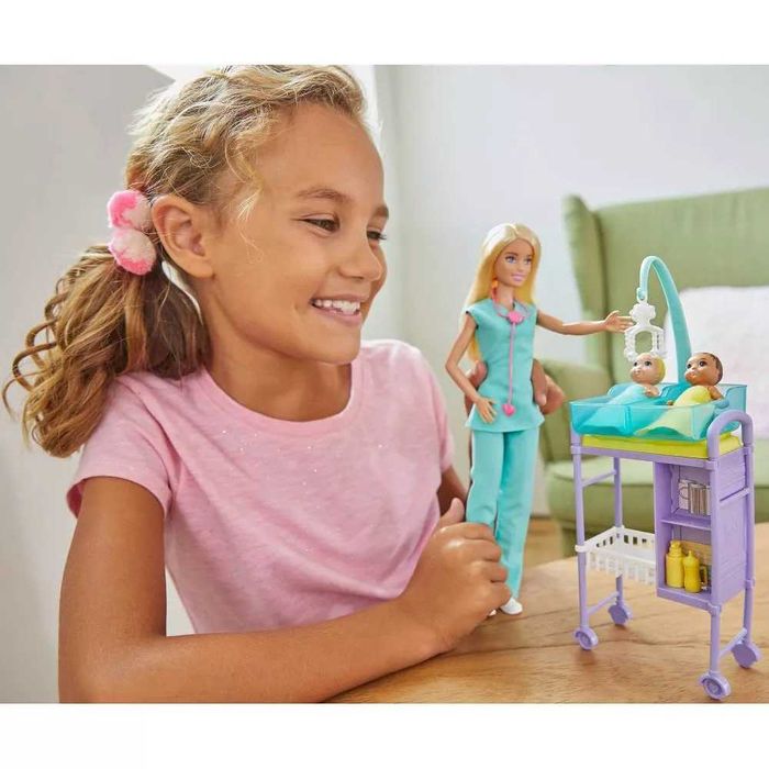 Кукла Барби Педиатр с новорожденными детками Barbie Baby Doctor Blonde