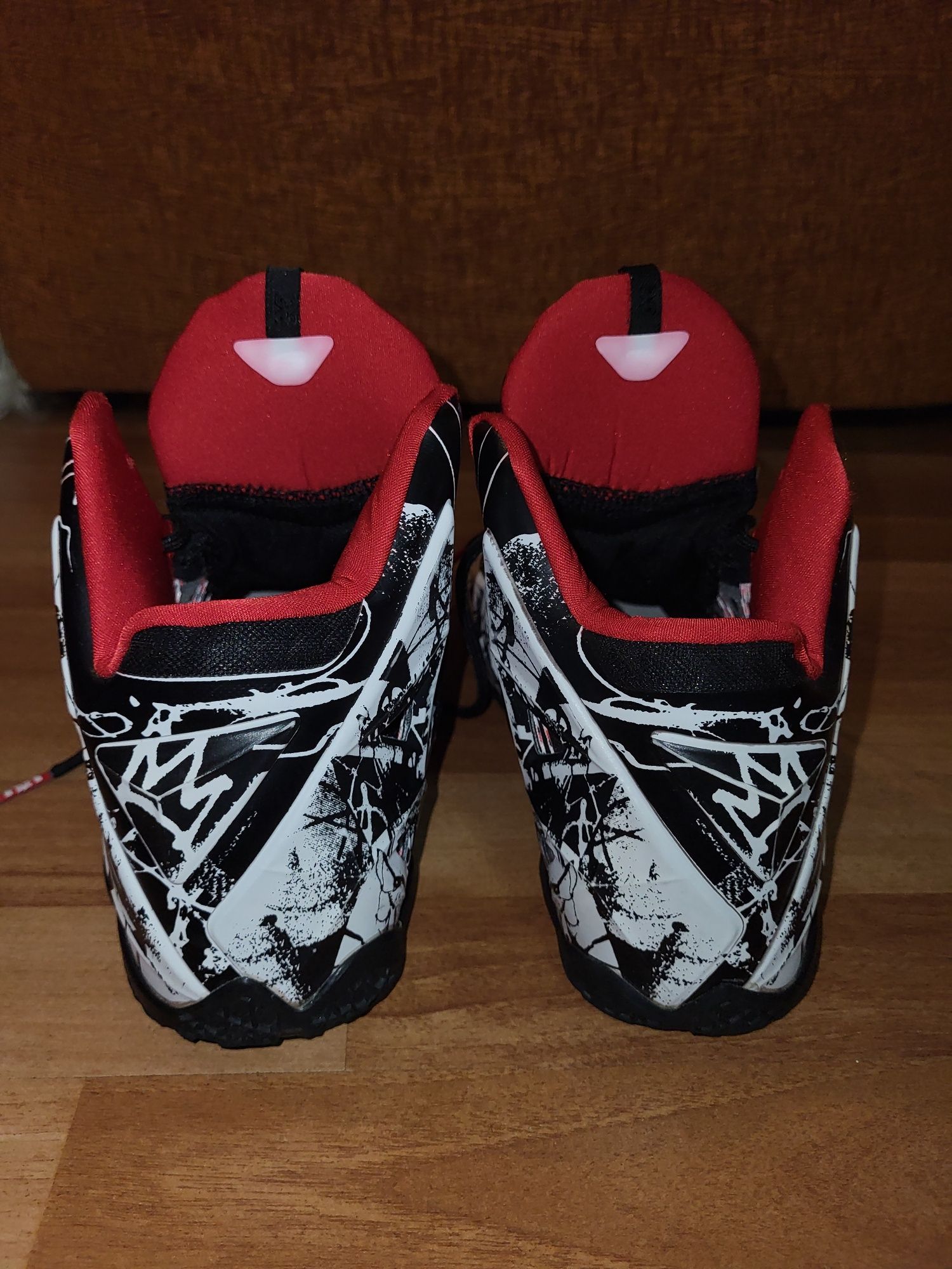 Adidasi Nike Lebron 11 Graffiti Bărbați