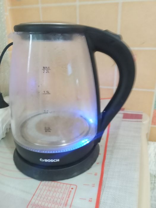 Продам электрический чайник Bosch