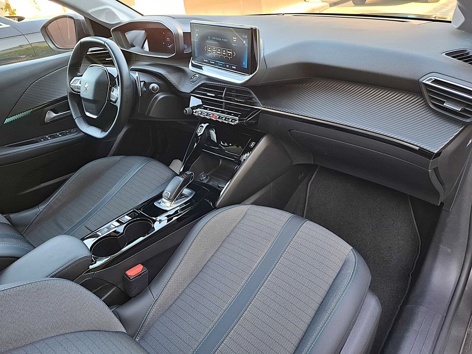 Peugeot 208 1.2i/101Cp ModelAllure Automatic Extra-Full TVA DEDUCTIBIL