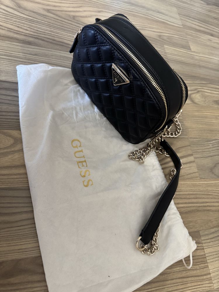 GUESS оргинална дамска чанта