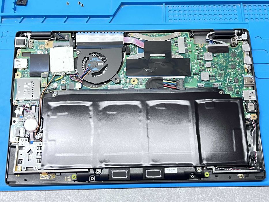 Fujitsu LIFEBOOK U9311 13.3" touch i5-1135G7 16GB 260GB/ с Гаранция