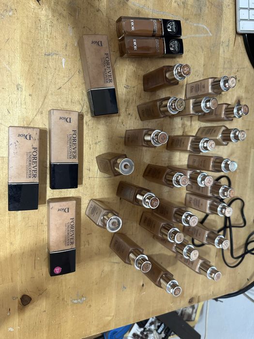 Vand fonduri de ten dior forever