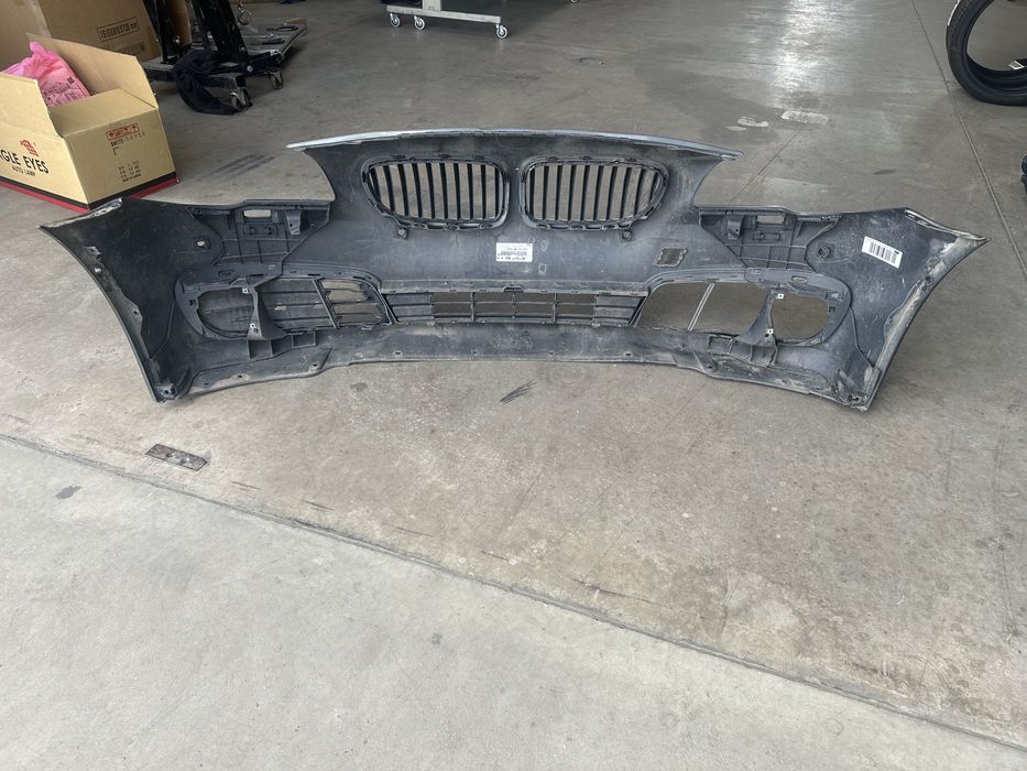 Пригинална предна броня с решетки и бъбреци за БМВ ф10 фейслифт