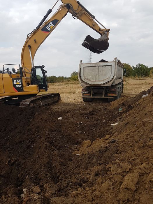 Inchiriez utilaje de constructii si camioane