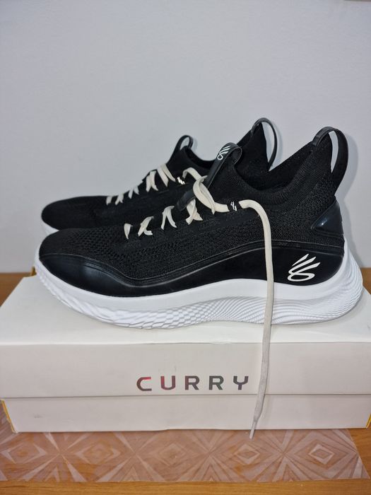 Продавам баскетболни обувки Curry 8