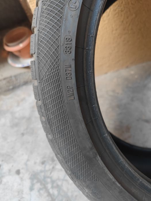 2 броя Зимни гуми Continental 245/40/18