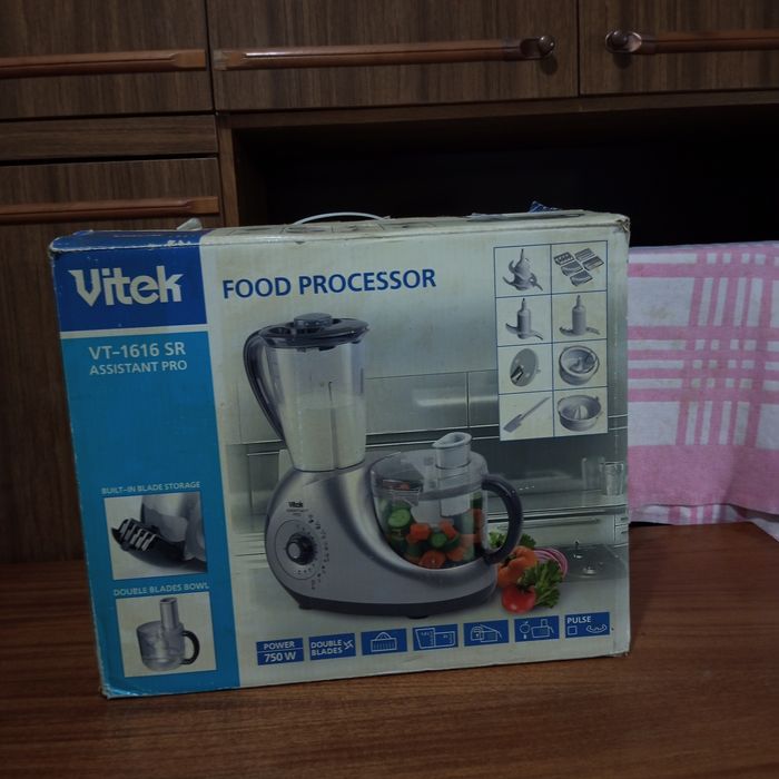 Кухонный комбайн Vitek VT-1616 SR Assistant Pro