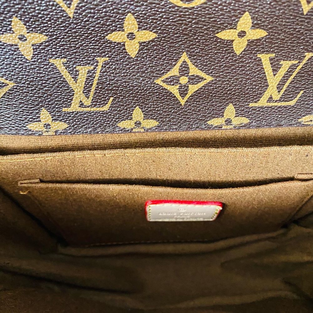 Geantă Louis Vuitton model metis