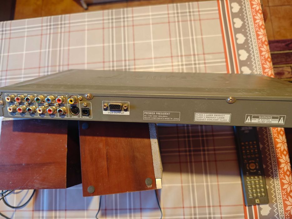 Vând dvd president in stare buna