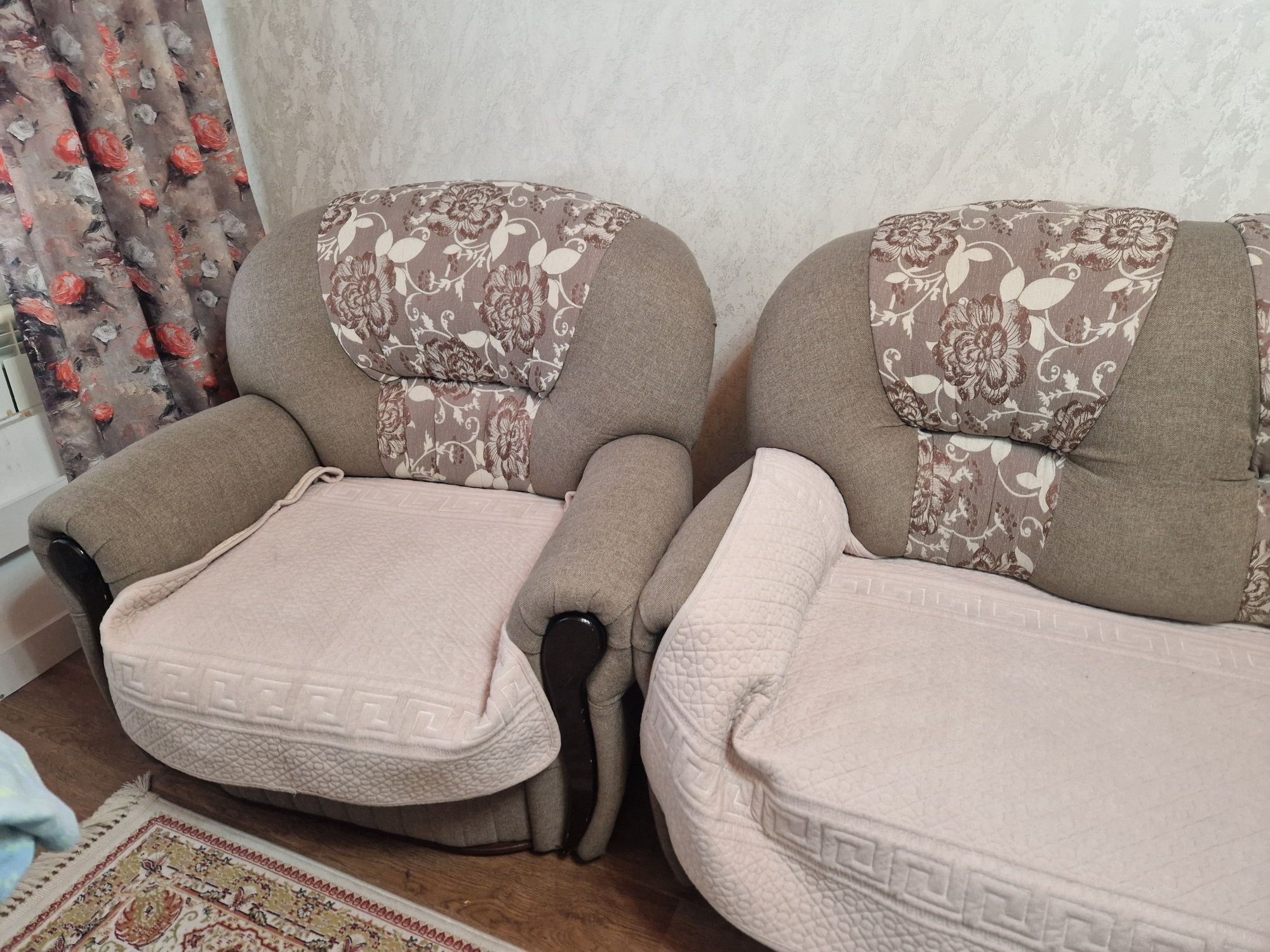 Продаю диван с креслом