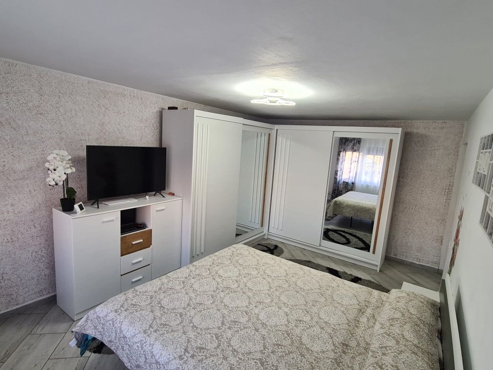 Apartament de vanzare calafat str cobuz parter