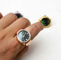 Продам кварцевые часы-перстень на палец, очень удобно.