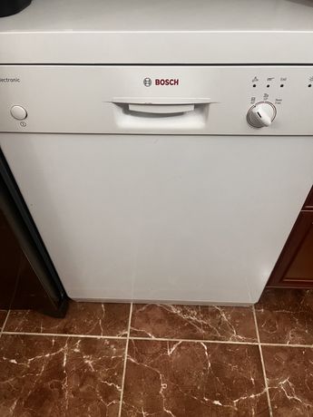 Посудомоечная машина в идеальном состоянии на 12 персон от Bosch