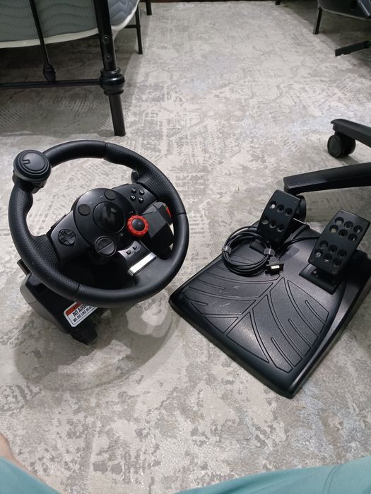 Продается игравой руль Logitech Drivingg Force GT
