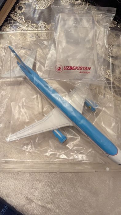 Продам модель самолётов 2 шт
