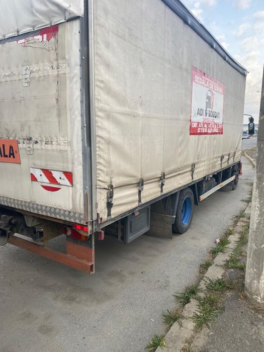 Camion renault midlum 12 tone