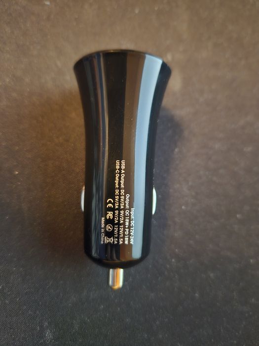 Pitaka Car Charger PD 2.0 si QC 3.0 + Cablu USB-C - USB-A  in unghi 90