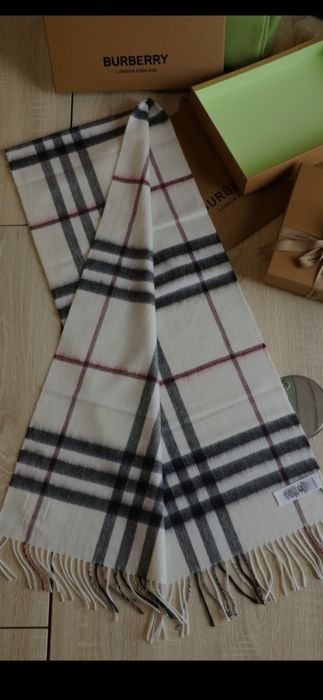 Fular bărbați Burberry model 2026-cașmir