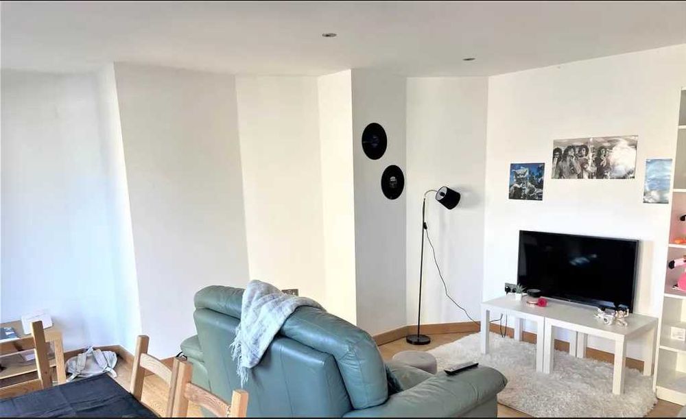 Дава се под наем Двустаен апартамент в София, Център - 62 кв.м за 377.4 € - Снимка #2