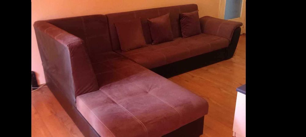 Продавам диван