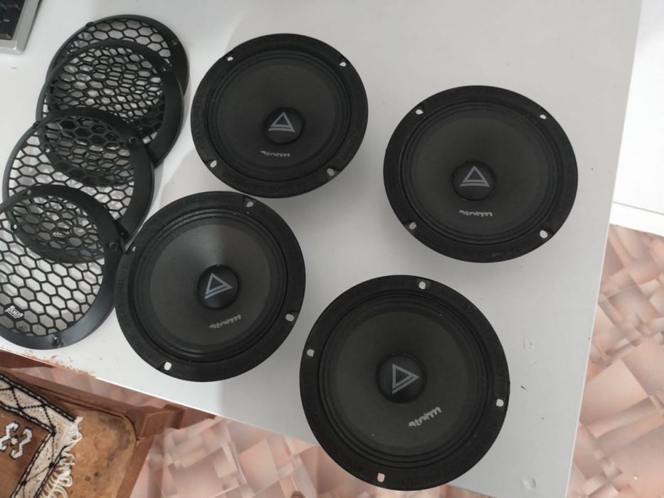 Колонки в хорошем состоянии комплект