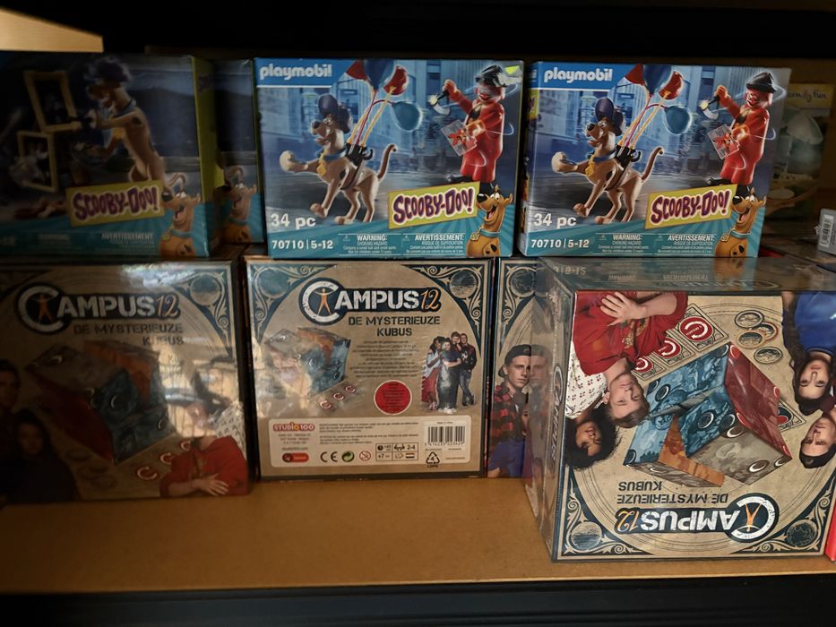 Lot jucarii si jocuri de masa noi-50 buc, mix en gros