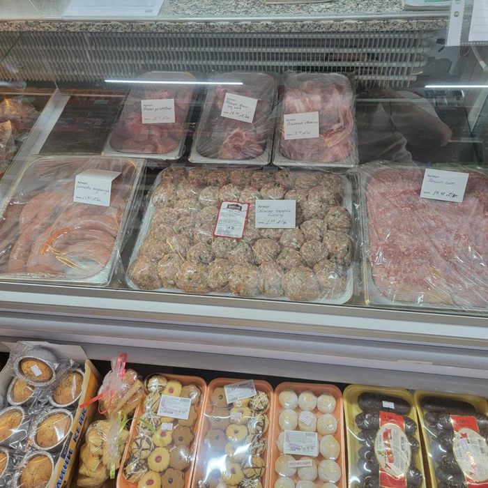 Продавам бизнес хранителен магазин