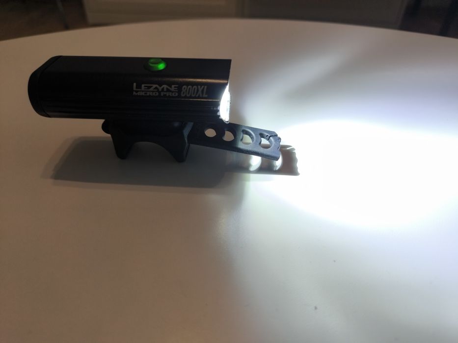 Vand lanterna pentru bicicleta Lezyne Micro Pro 800XL