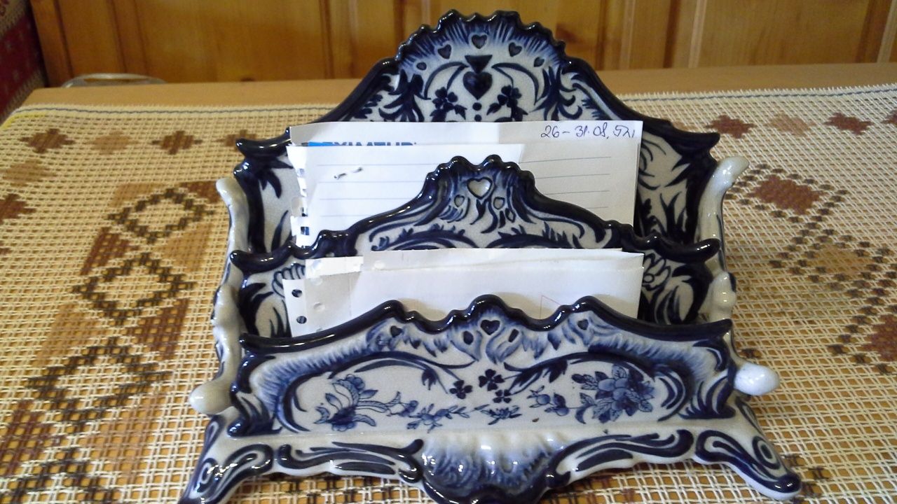 Suport scrisori, ceramica alb cu albastru, specific olandeza, deosebit